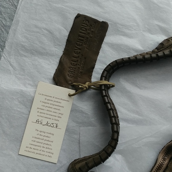 Italian leather bag - Picture 7 of 16